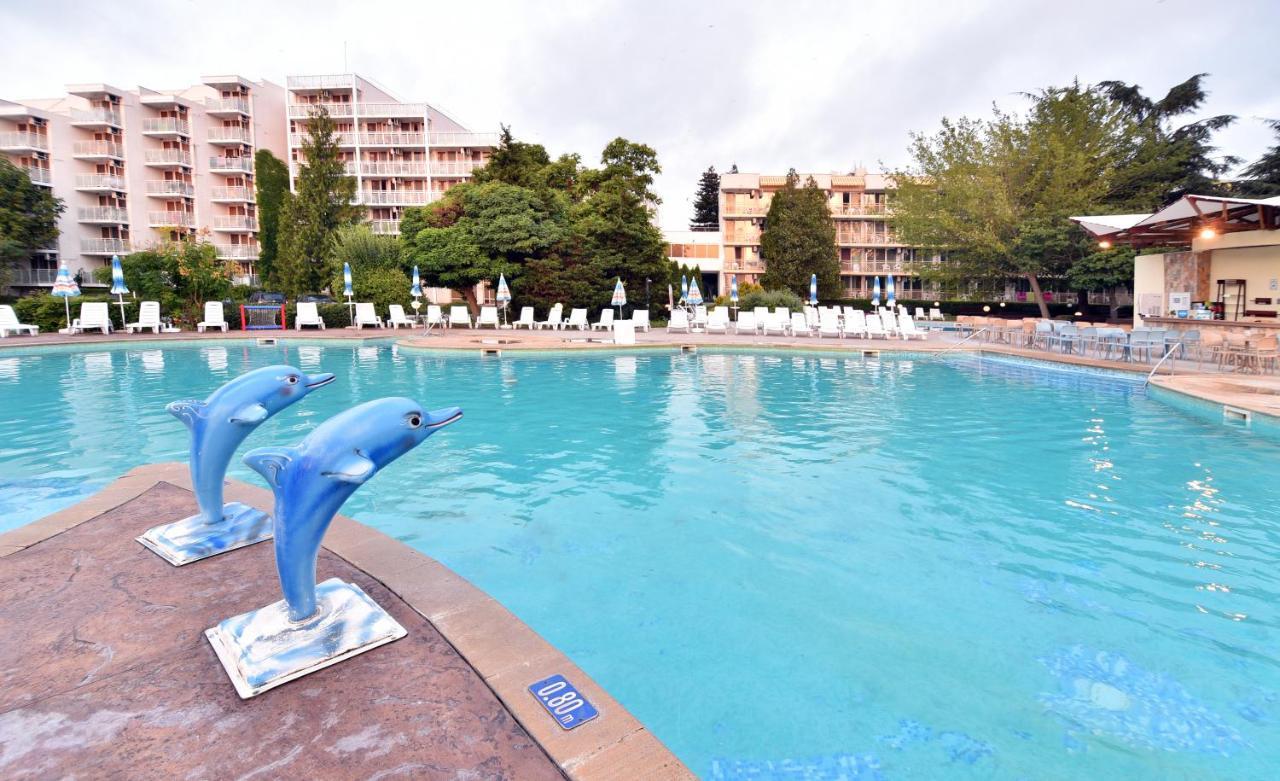 Hotel Malibu Albena Buitenkant foto
