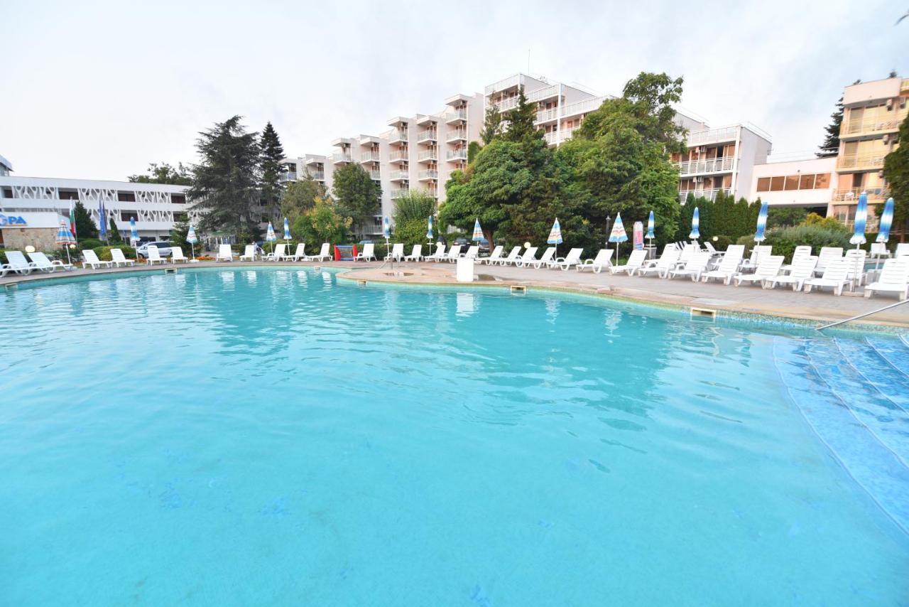 Hotel Malibu Albena Buitenkant foto