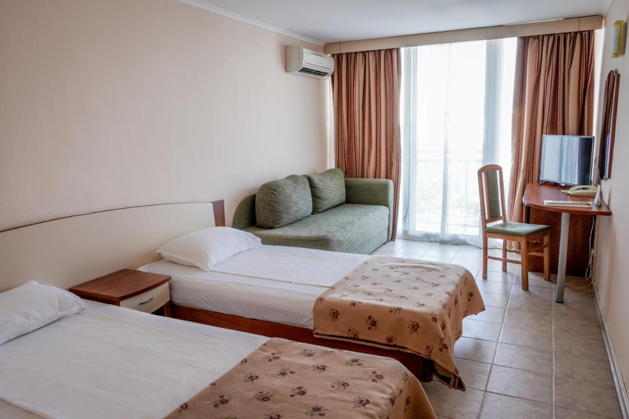 Hotel Malibu Albena Buitenkant foto