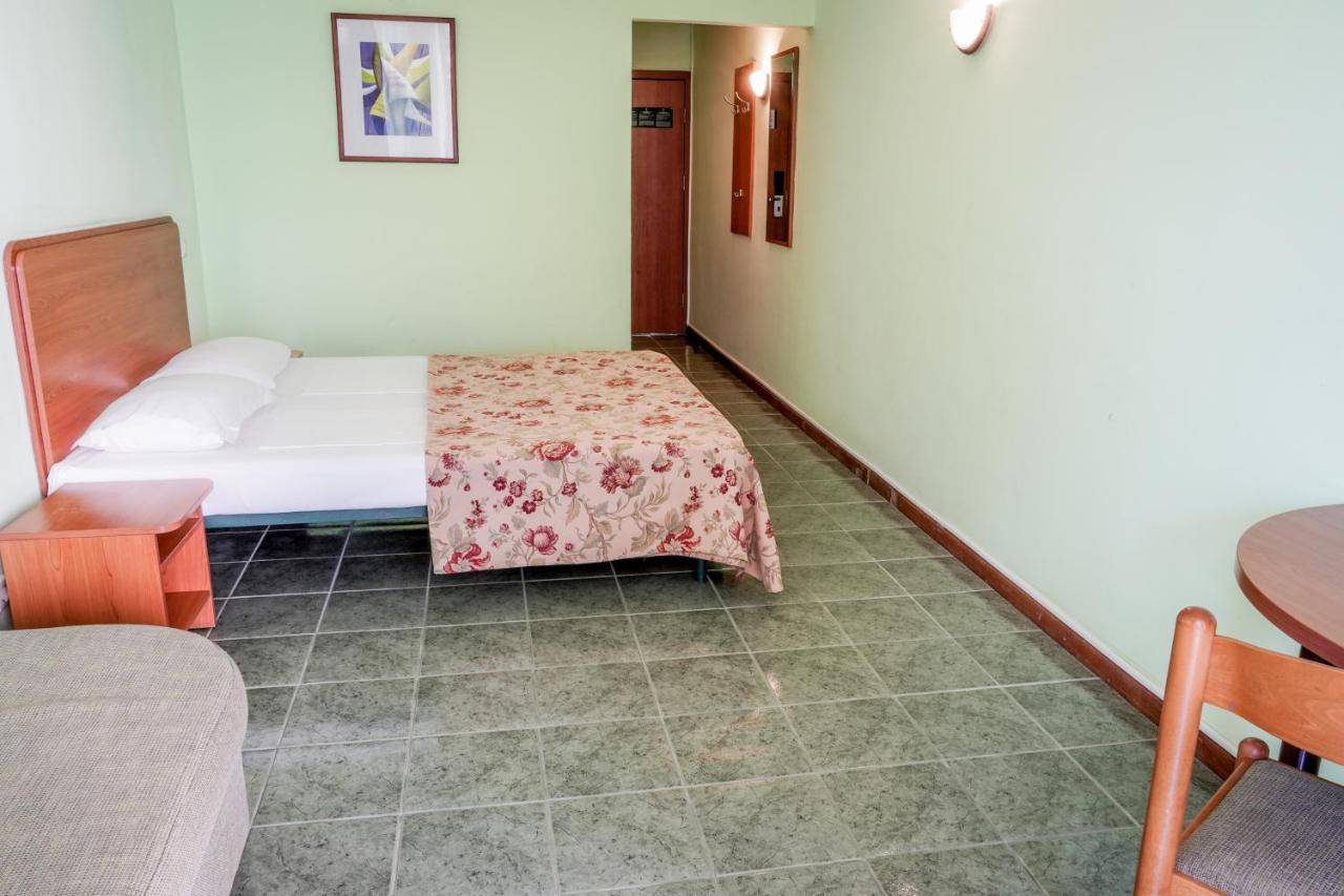 Hotel Malibu Albena Buitenkant foto