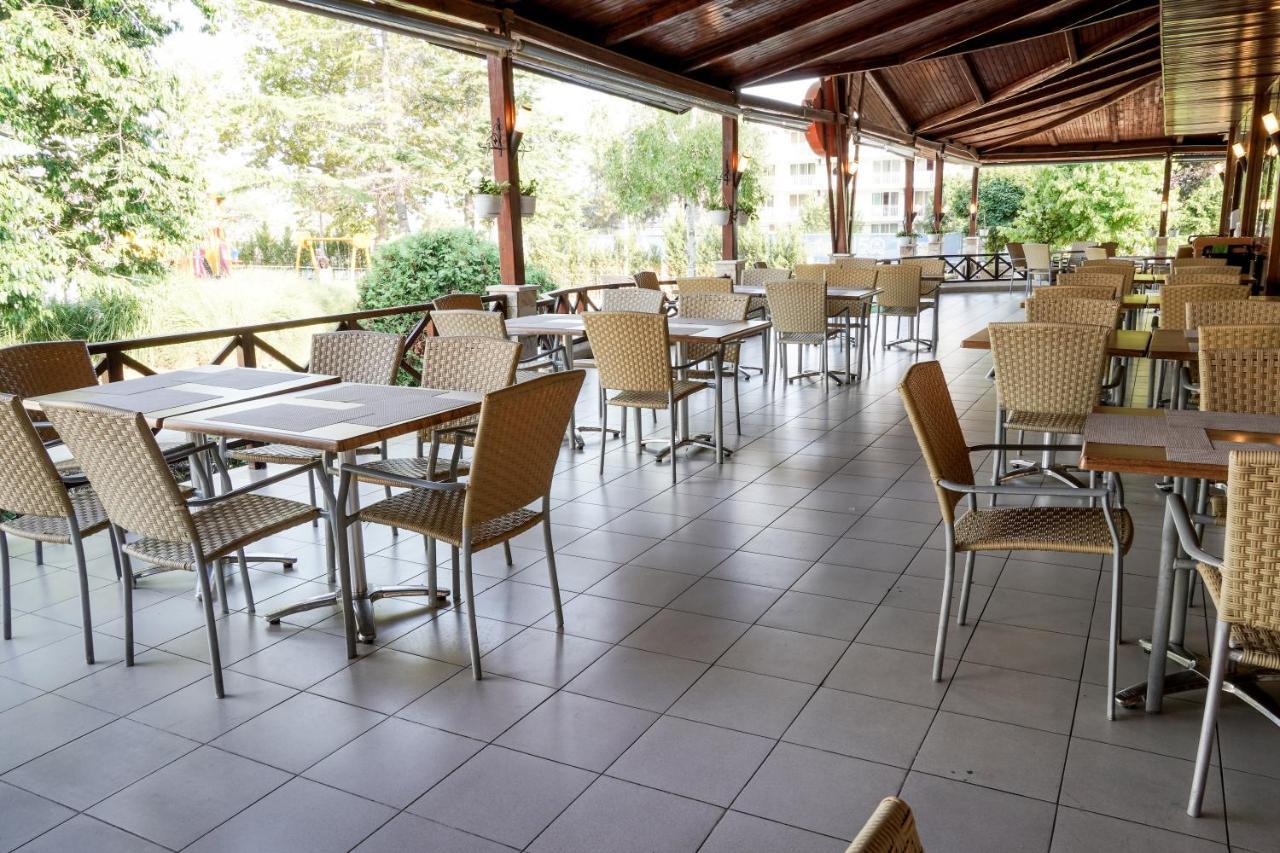 Hotel Malibu Albena Buitenkant foto
