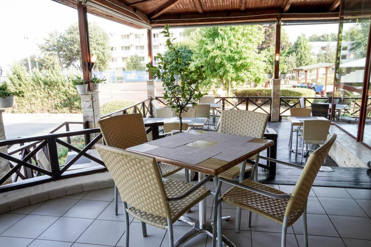 Hotel Malibu Albena Buitenkant foto
