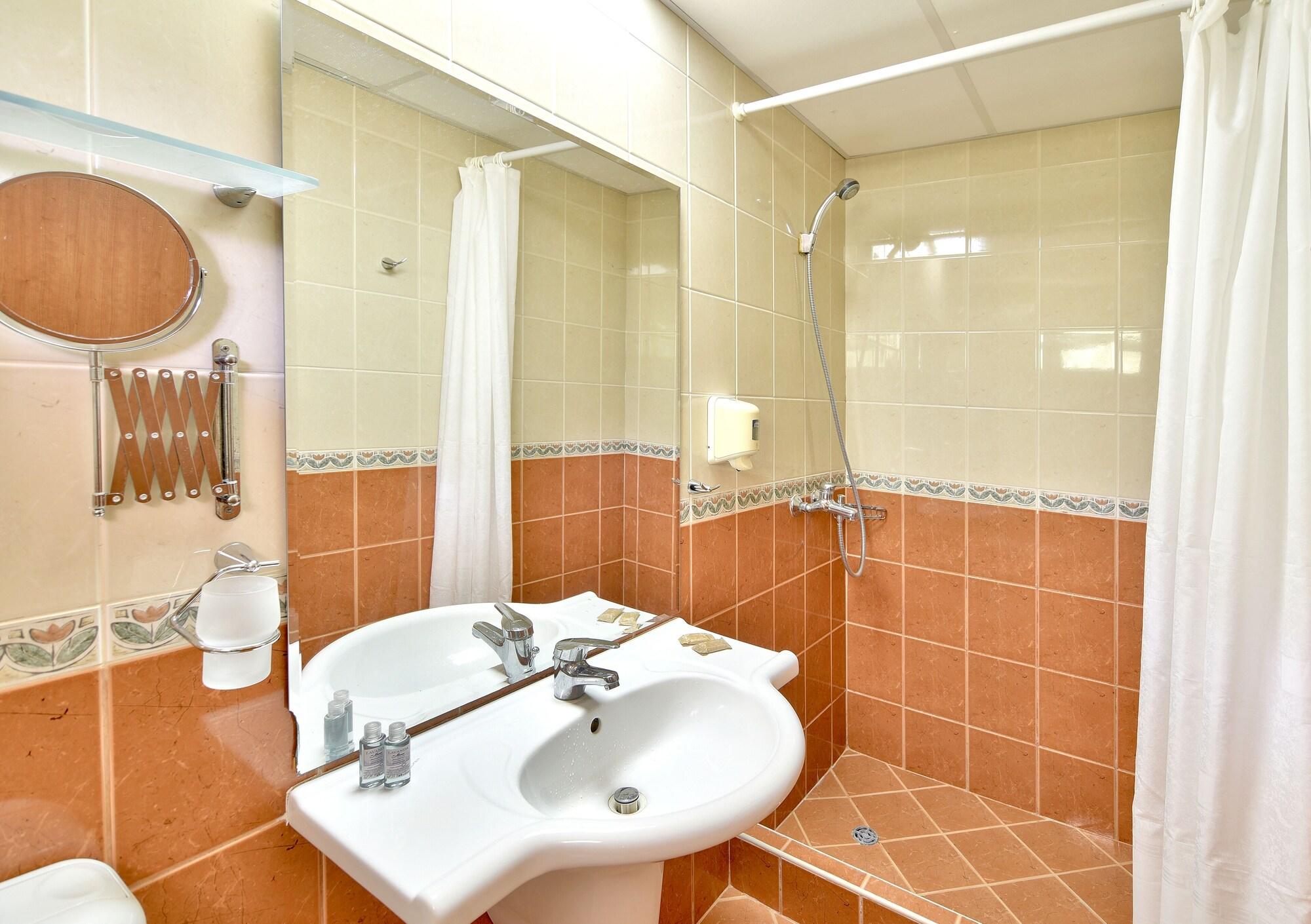 Hotel Malibu Albena Buitenkant foto