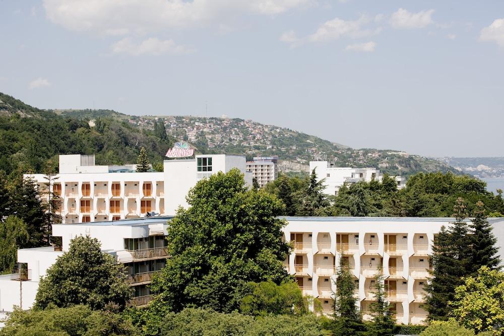Hotel Malibu Albena Buitenkant foto