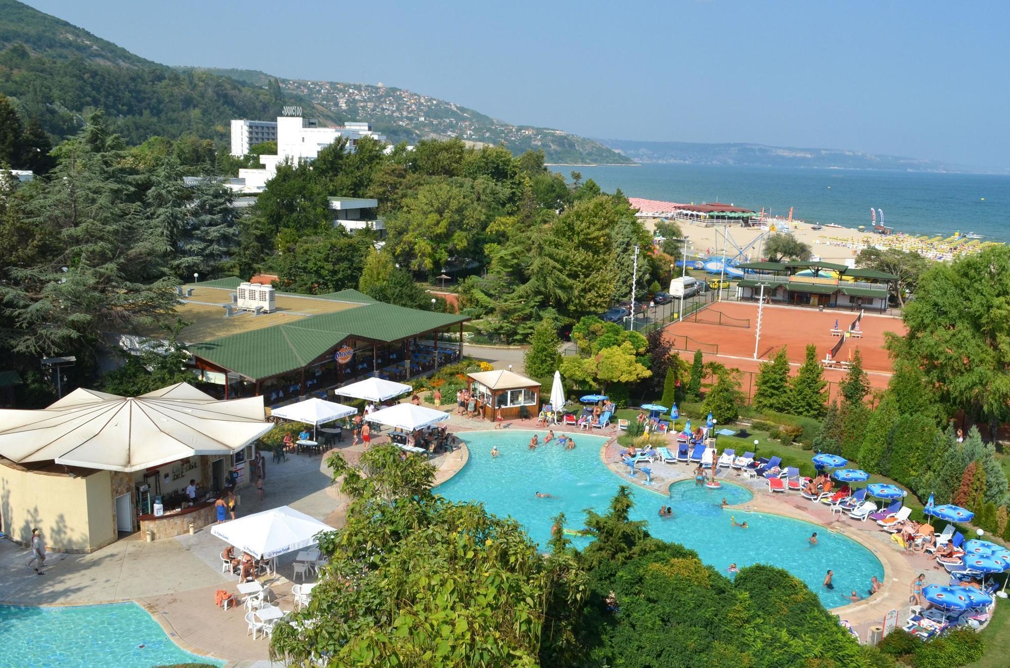 Hotel Malibu Albena Buitenkant foto
