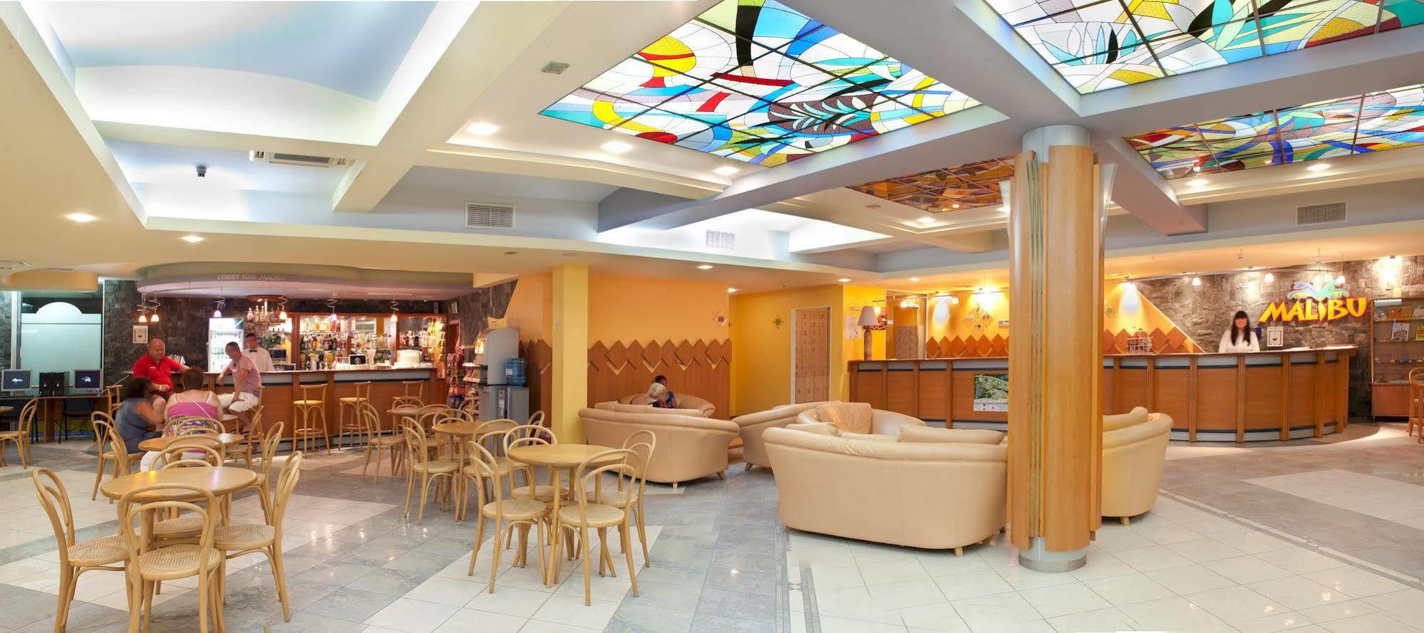 Hotel Malibu Albena Buitenkant foto