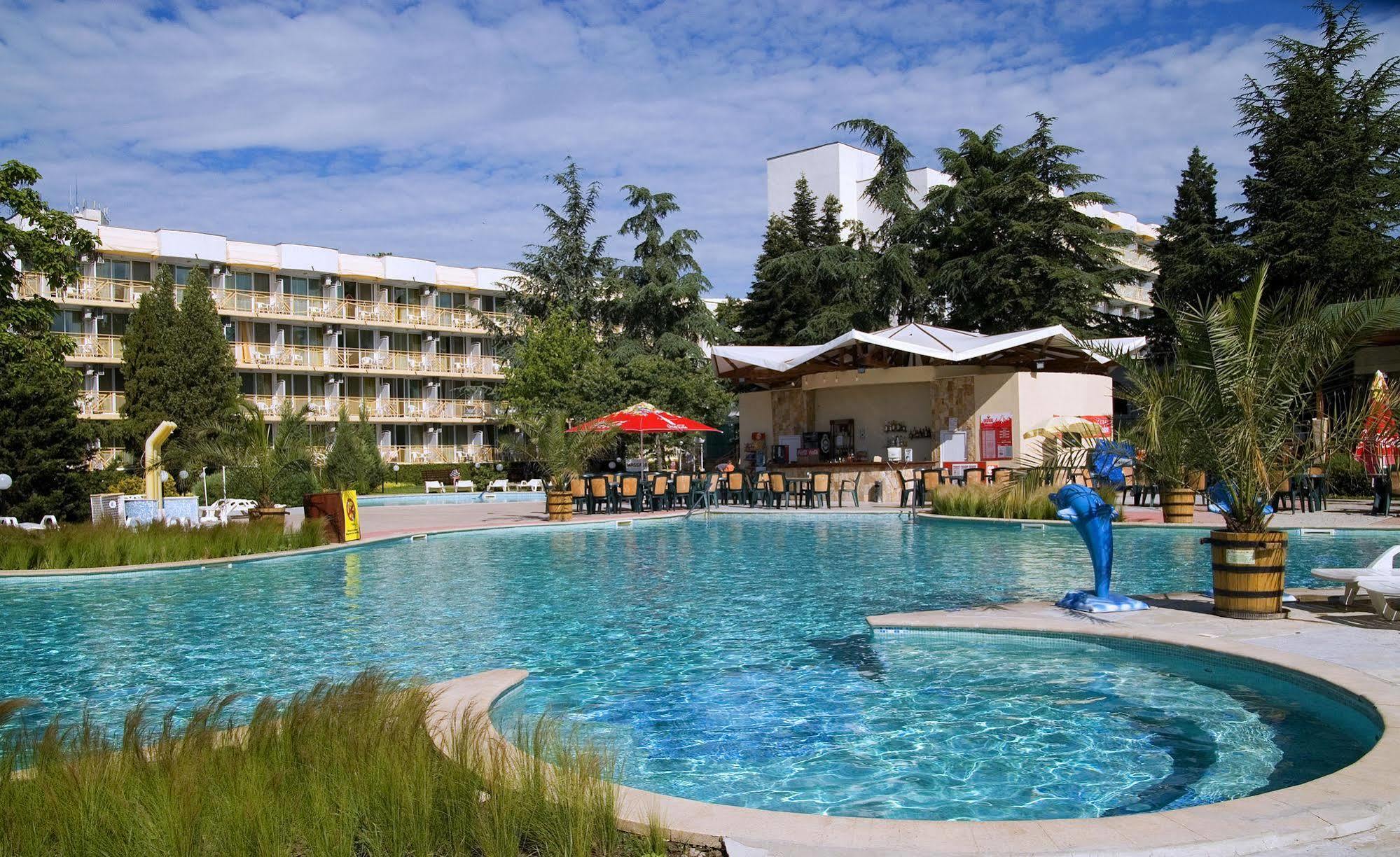 Hotel Malibu Albena Buitenkant foto