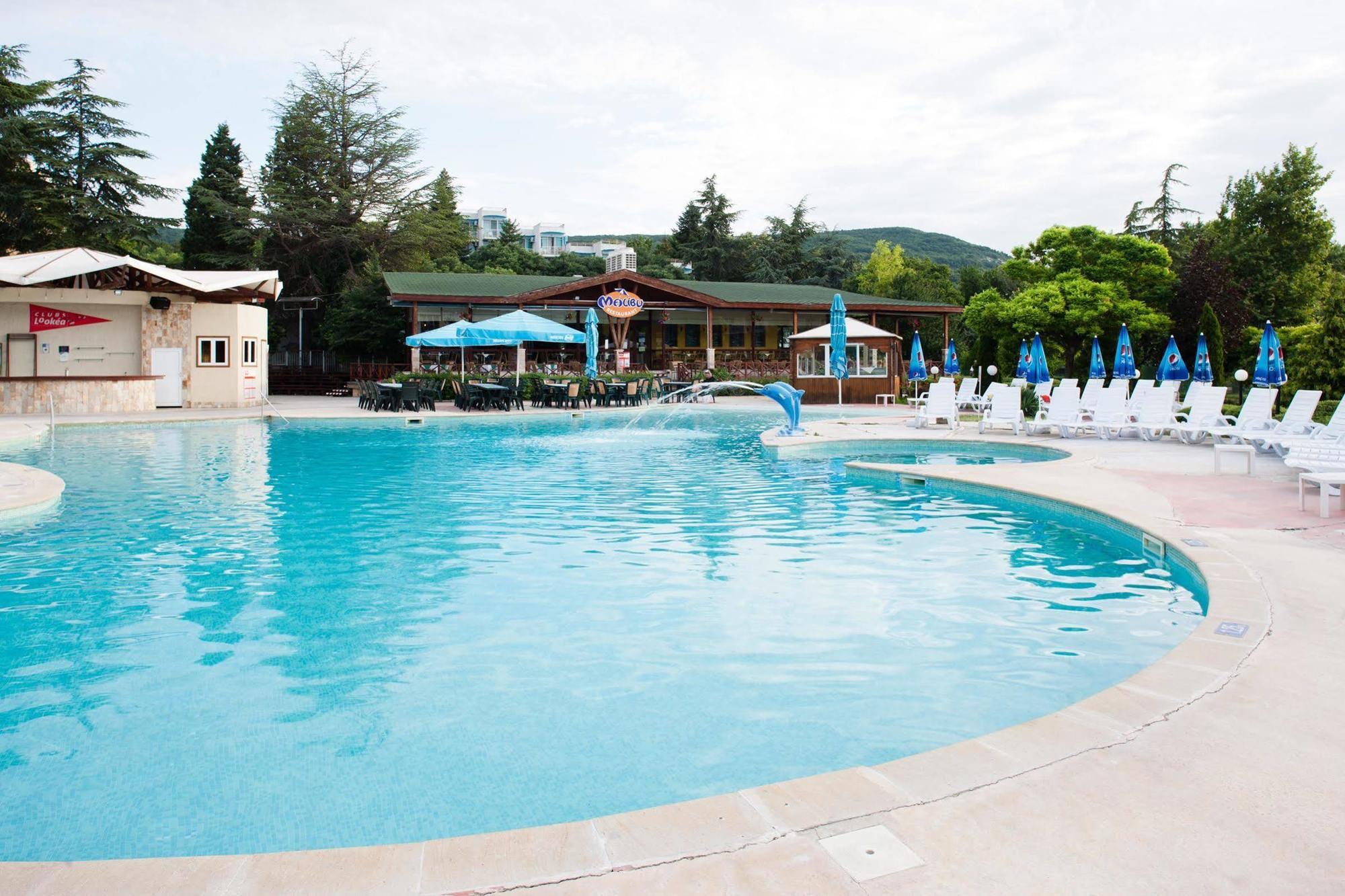 Hotel Malibu Albena Buitenkant foto