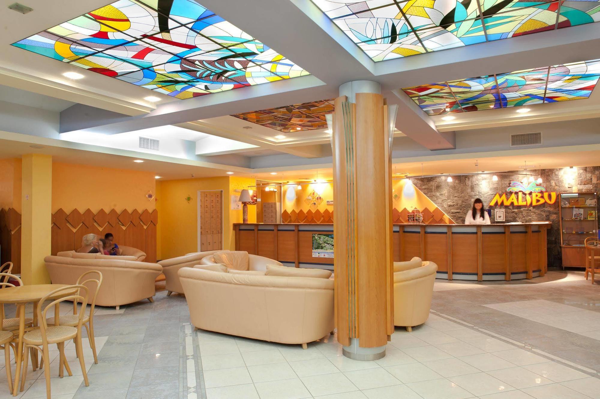 Hotel Malibu Albena Buitenkant foto